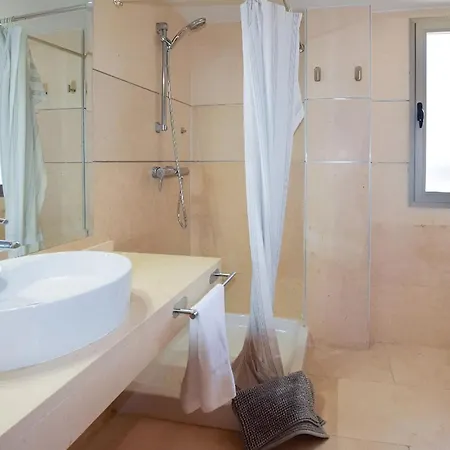 Appartamento First Class La Resina Golf & Sea, *